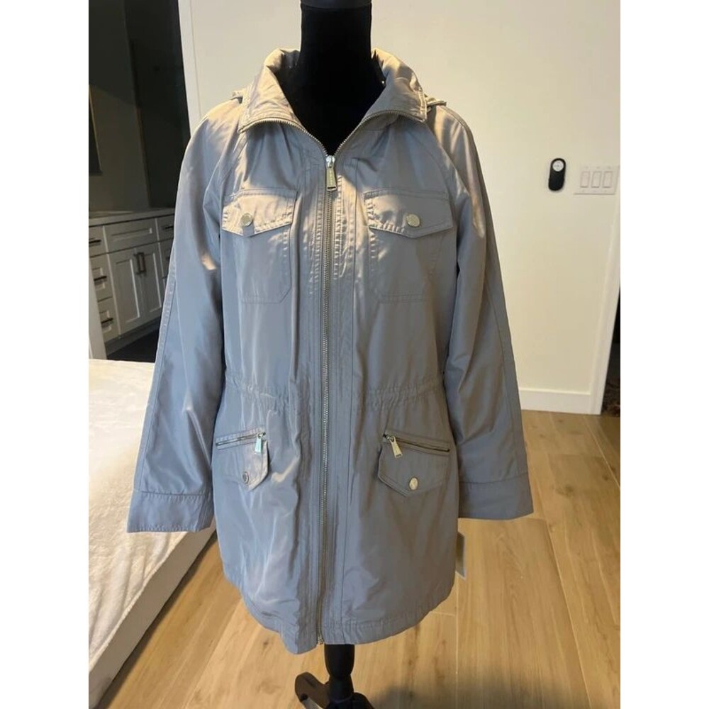 Jacket/Raincoat